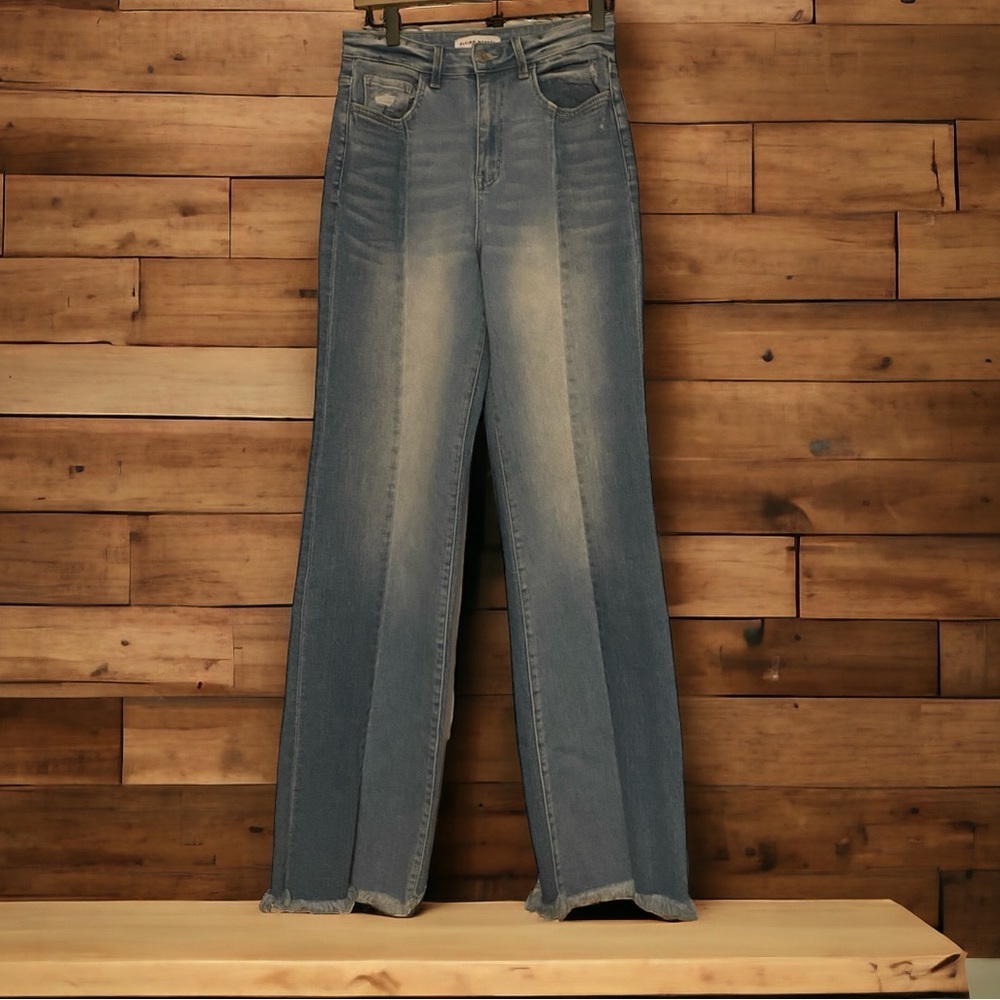 Flying Monkey Jeans High Rise Flare with Front Yolk Detail. Size 27x33. - Picture 2 of 8